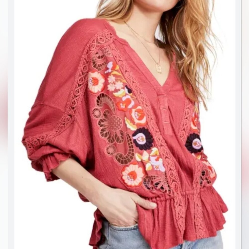 FREE PEOPLE Serafina Boho Floral Embroidered Crochet Peasant Retro Peplum Top S